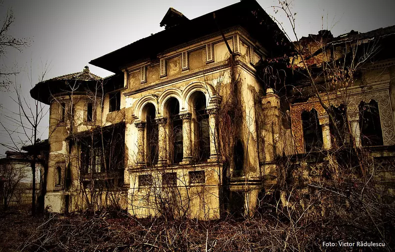 1280px-Casa_Miclescu_1