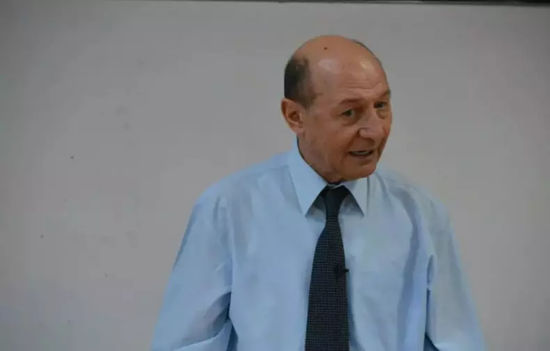 traian-basescu-4