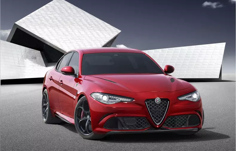 2015 alfa romeo giulia  (2)