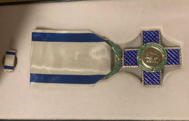 marius-manole-decoratie-klaus-iohannis