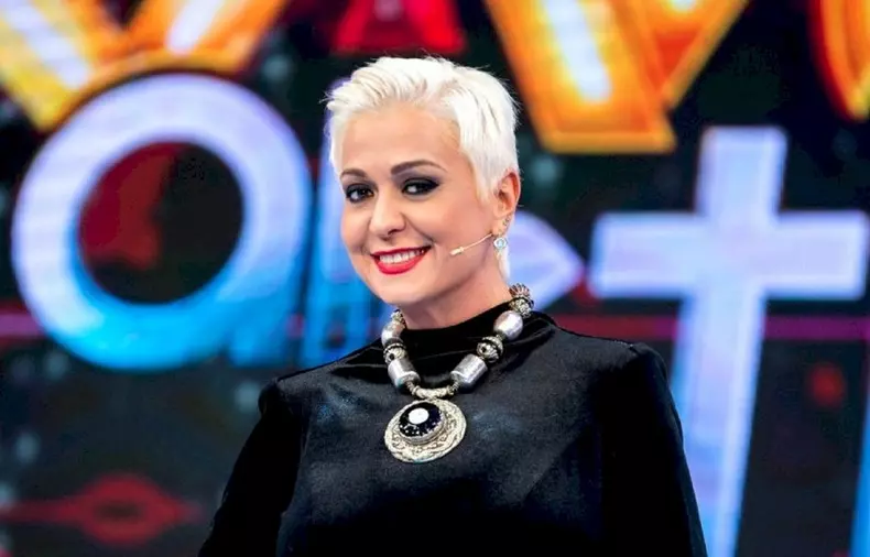 monica-anghel-aparitie-socanta-pe-internet.-fanii-au-reactionat-imediat-la-schimbarea-de-look-a-vedetei