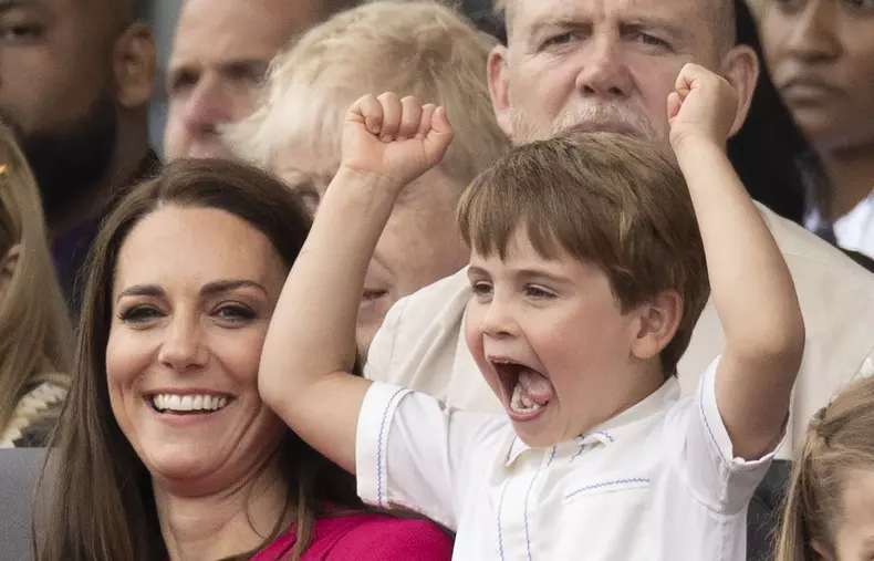 Kate Middleton n-a reușit să îl stăpânească pe Prințul Louis. Micuțul a furat din nou spectacolul la Jubileul de Platină