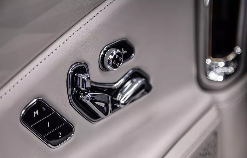 Bentley Flying Spur 050