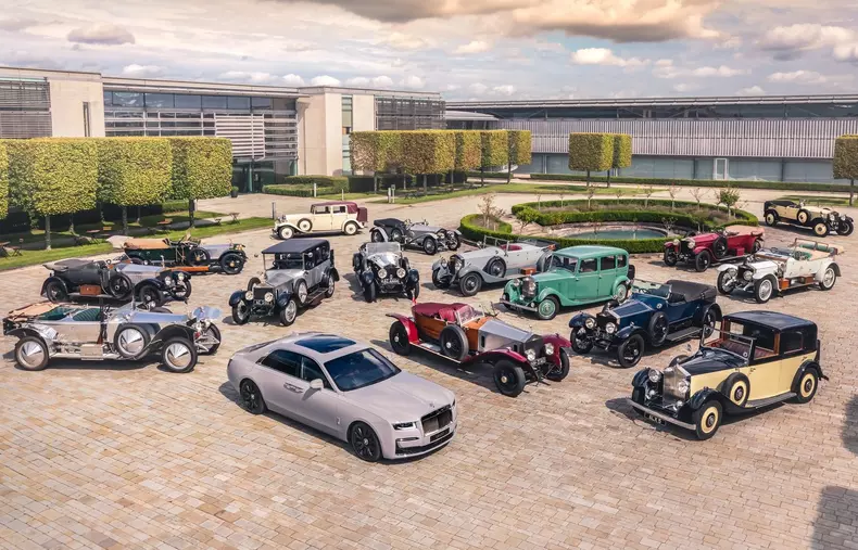 Rolls-Royce-Ghost-2021-1600-7a