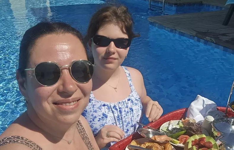 Oana Roman si fetita ei Izabela