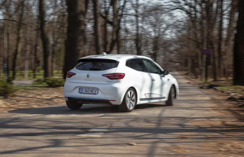 Renault Clio E-Tech 030