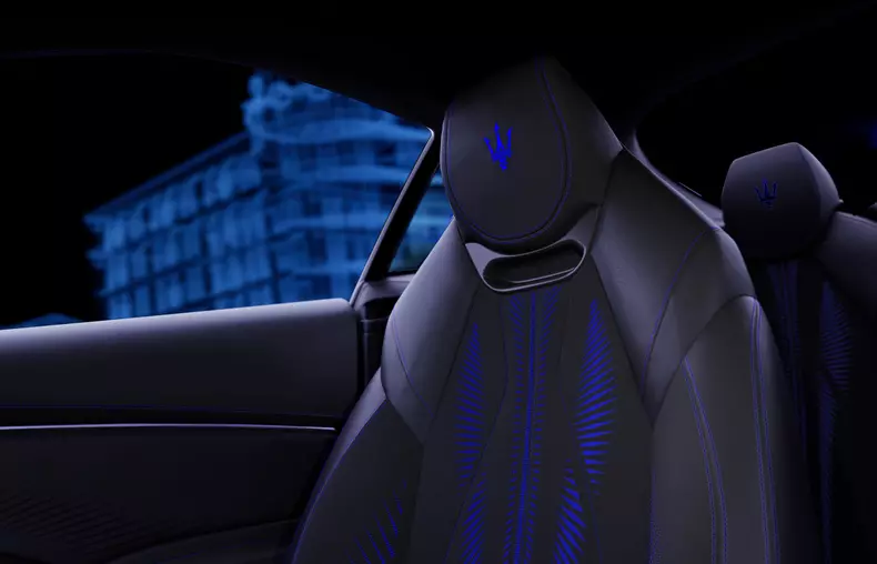 Small-25206-14-maserati-granturismo-110-anniversario-blu-inchiostro