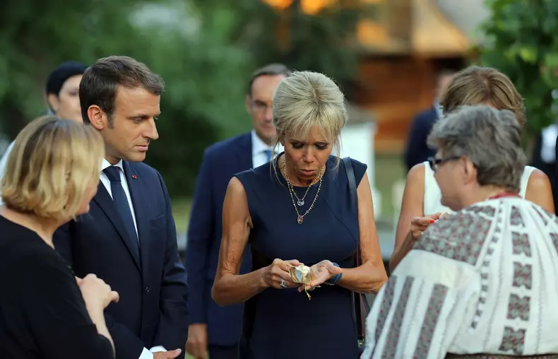 macron la muzeul satului4
