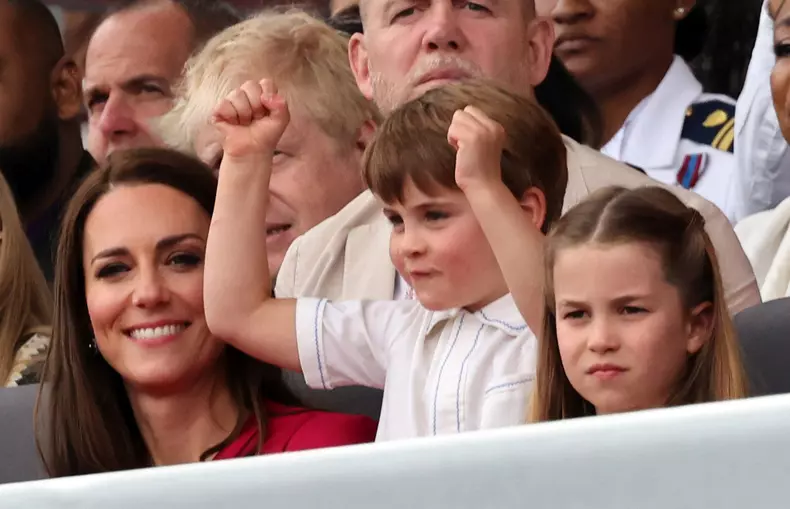 Kate Middleton, reacție adorabilă după ce Prințul Louis s-a dat în spectacol la Jubileul Reginei. Cum a explicat comportamentul familia regală
