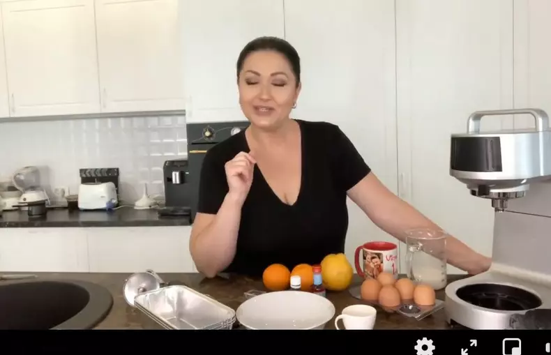 Gabriela-Cristea-cozonac-dospit-la-rece