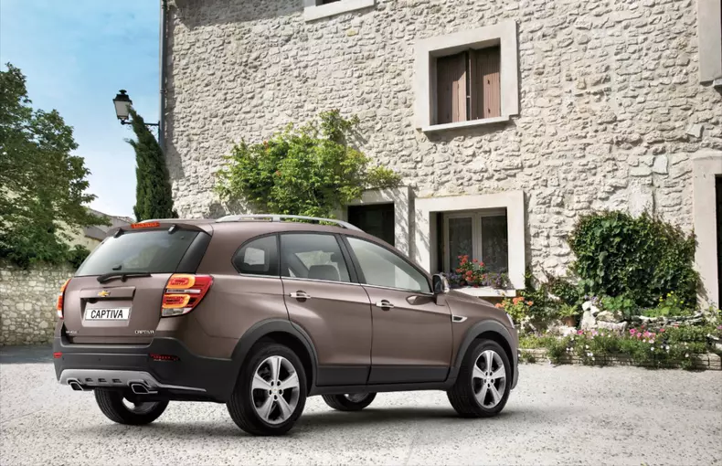 Chevrolet-Captiva-283832-medium