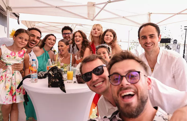 Ce se întâmplă cu serialul „Lasă-mă, îmi place! Camera 609”. Antena 1 a făcut anunțul surprinzător