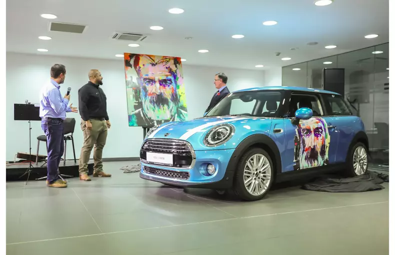 P90329498_highRes_-brancusi-amirou-dia