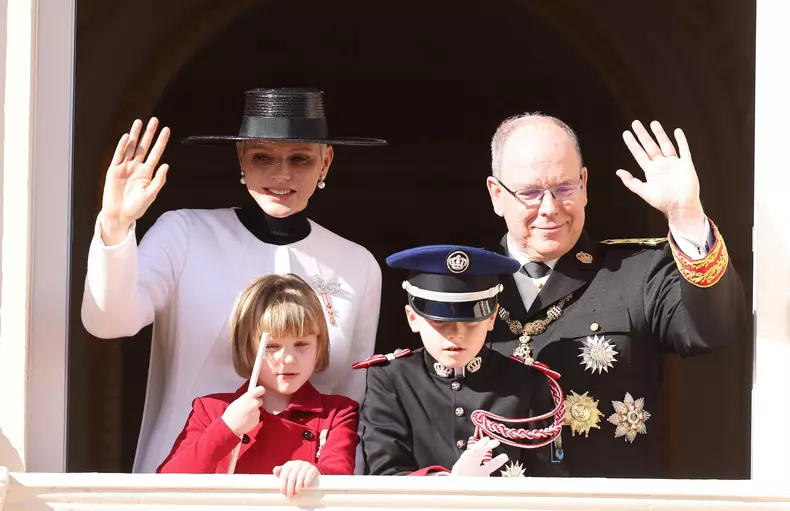 No Tabloid - La famille princière au balcon du palais lors de la Fête Nationale de la principauté de Monaco