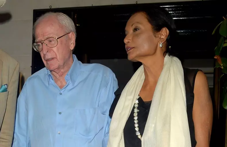 Sir Michael Caine, apariție rară la brațul soției sale, Shakira. Cum arată actorul de 89 de ani