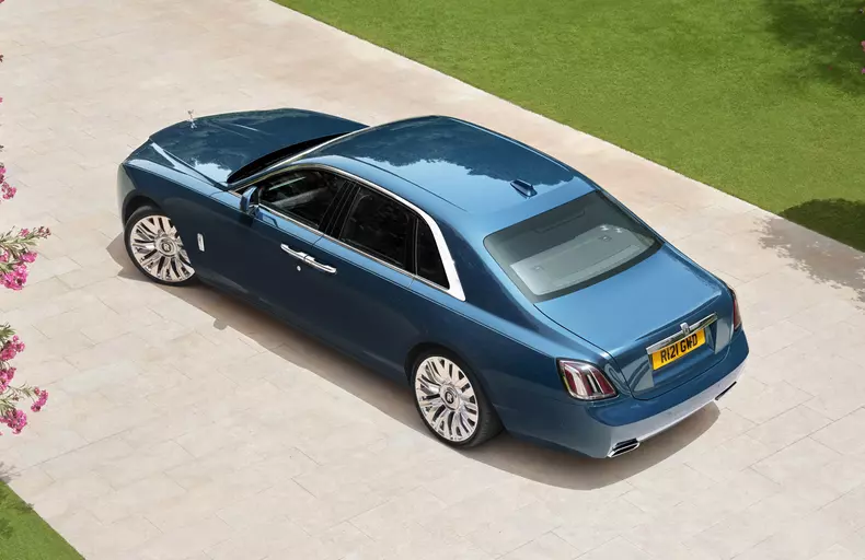 P90572196_highRes_rolls-royce-ghost-se