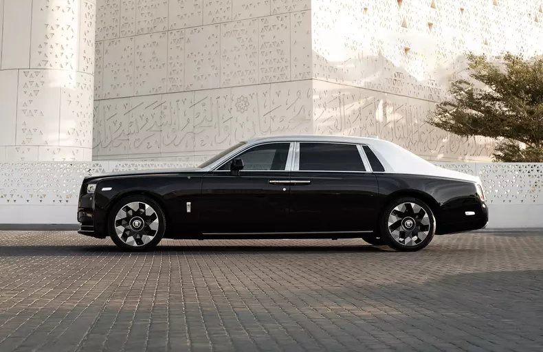 P90629679_highRes_rolls-royce-phantom-