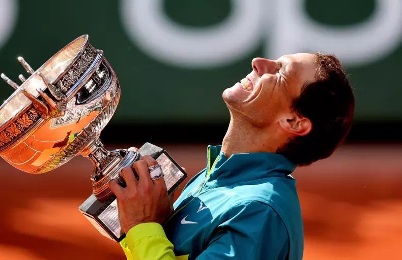 Rafael Nadal et Casper Ruud lors de la finale simple messieurs (jour 15) aux Internationaux de France de tennis de Roland Garros à Paris