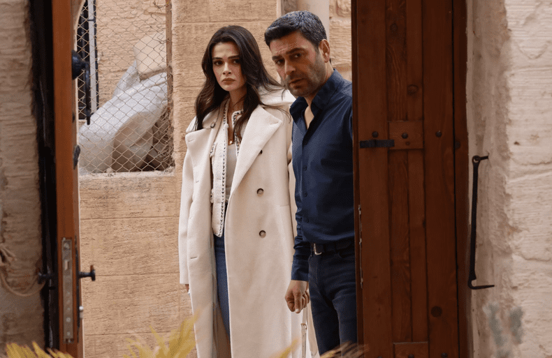 sinem-unsal-ozan-akbaba-uzak-sehir