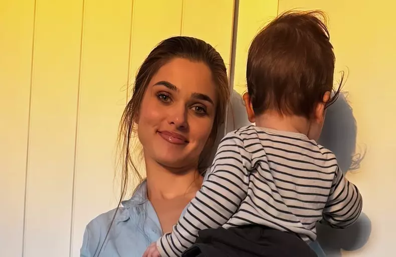 theo rose si sasha