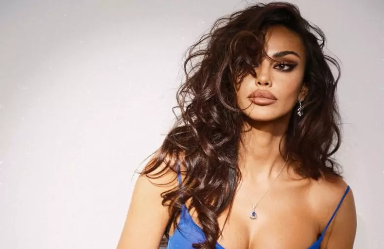 madalina-ghenea40