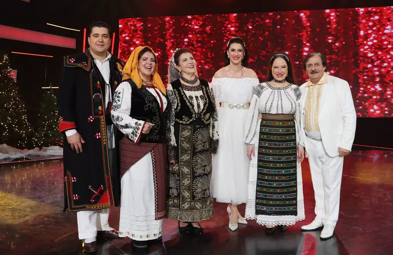 Petrecere Irina Loghin si  prietenii