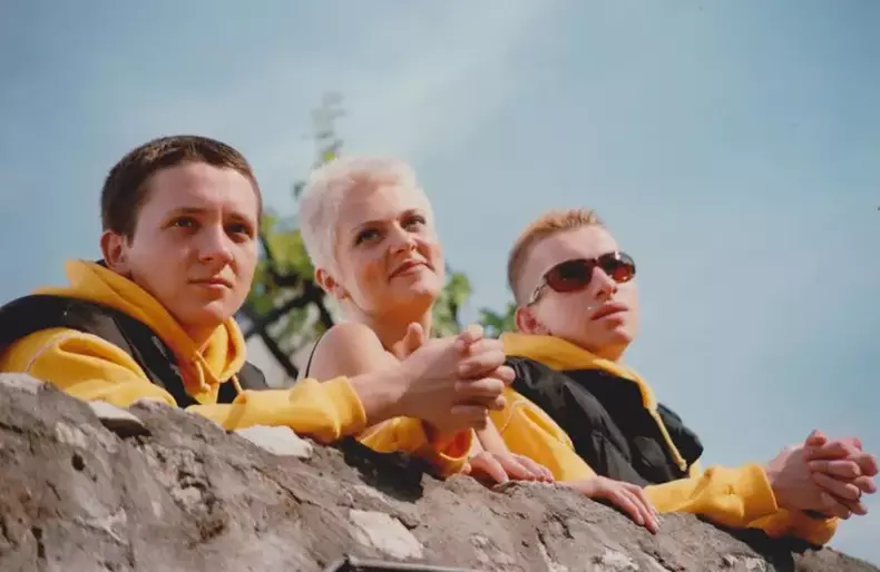 Hi-Q-in-1998