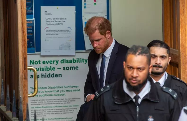Motivul pentru care prințul Harry a revenit în Marea Britanie. De ce este ducele de Sussex acuzat de ipocrizie