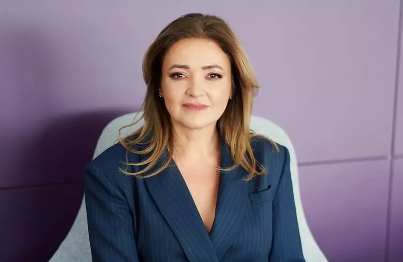 cristina batlan imperiul leilor
