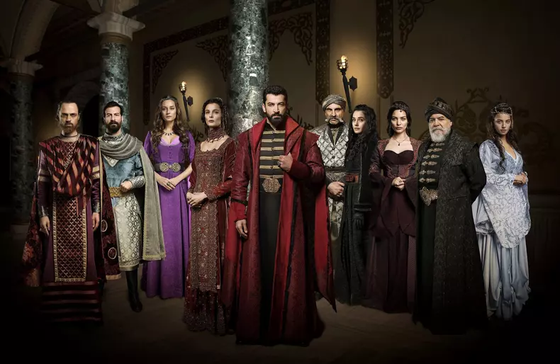 Postul TDC (Dizi Channel) difuzează serialul istoric „Mehmed”, cu celebrul Kenan Imirzalioglu în rol principal. Când e premiera (1)