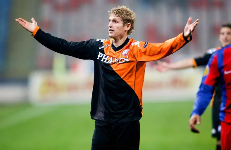 mihai-nesu-a-trecut-cu-bine-de-operatie-insa-nu-se-stie-daca-va-mai-putea-juca-fotbal-95128