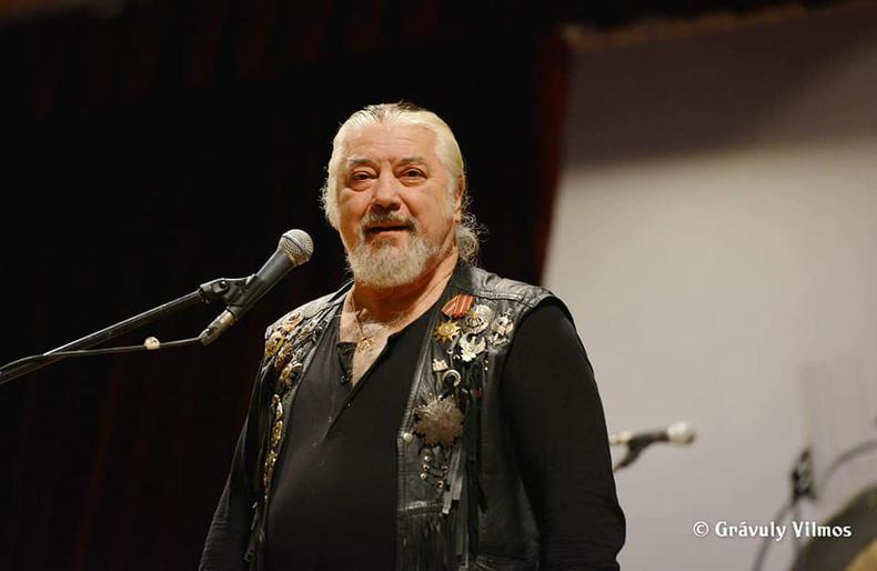 27867345_1327118254056656_3714936368504952332_n