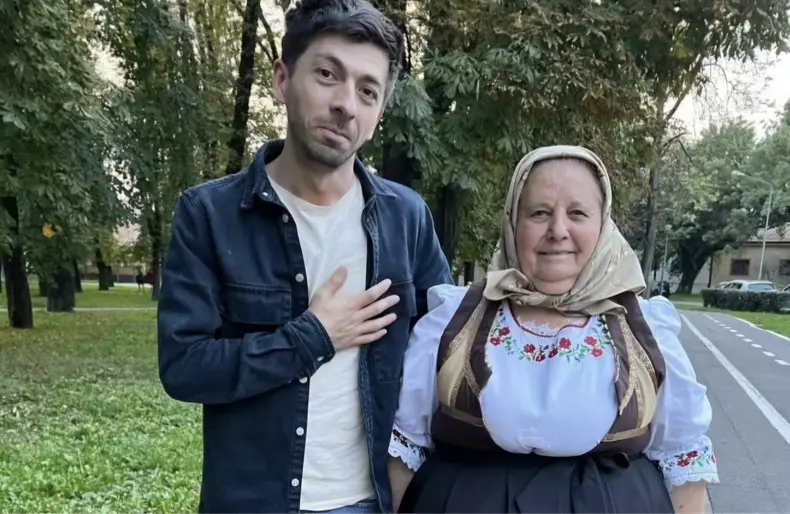 mircea bravo si bunica DIN CHINTENI