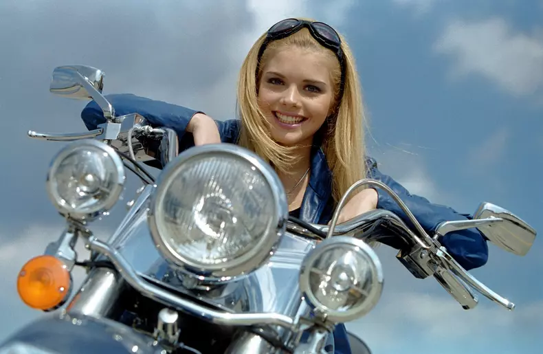 Alexandra Dinu Mutu, Sedinta foto pentru Promotor, 23 noiembrie 2000.