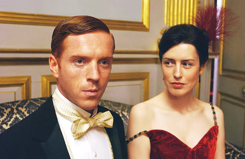 Serialul britanic „Forsyte Saga”, varianta din 2002, începe la Happy Channel