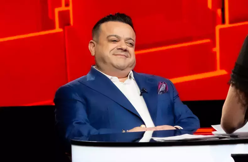 adrian-minune-a-fost-dat-jos-de-pe-scena-de-patronul-unui-club-din-vaslui