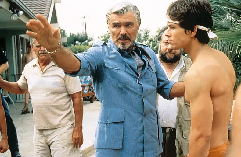 Boogie Nights (1997)  Burt Reynolds, Mark Wahlberg, Jack Wallace și Ricky Jay în Boogie Nights (1997