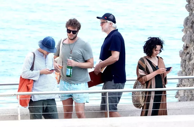 *EXCLUSIVE* *WEB MUST CALL FOR PRICING* The American actor, director and producer Tim Robbins enjoys a sightseeing tour with the family on holiday on the Amalfi Coast.