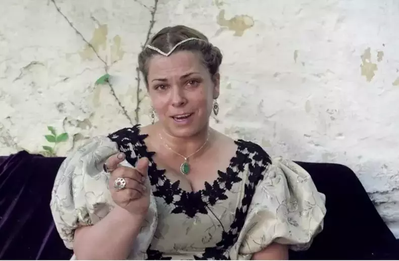 2022-07-07-14_39_23-dana-marijuana-si-a-deschis-o-afacere-in-centrul-bucurestiului.-cu-se-se-ocupa-c