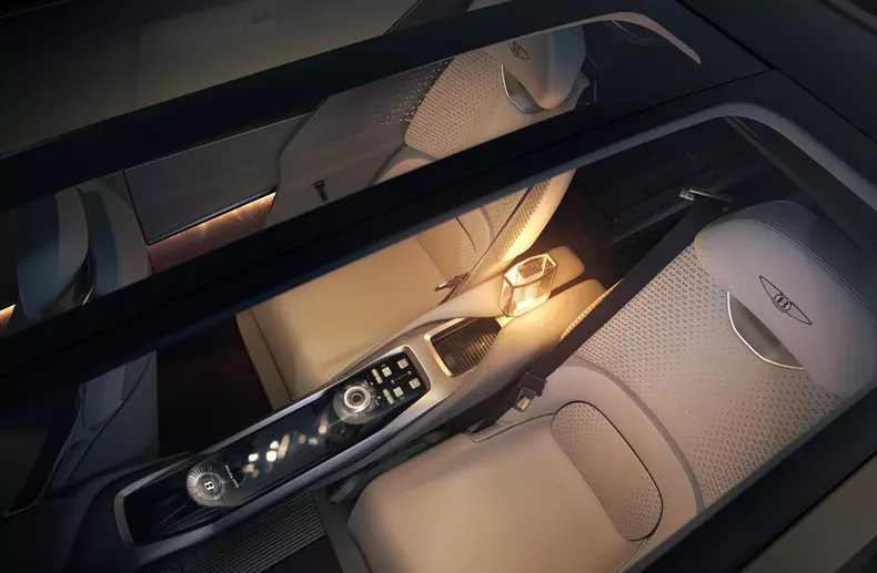 34 – EXP 15 Interior