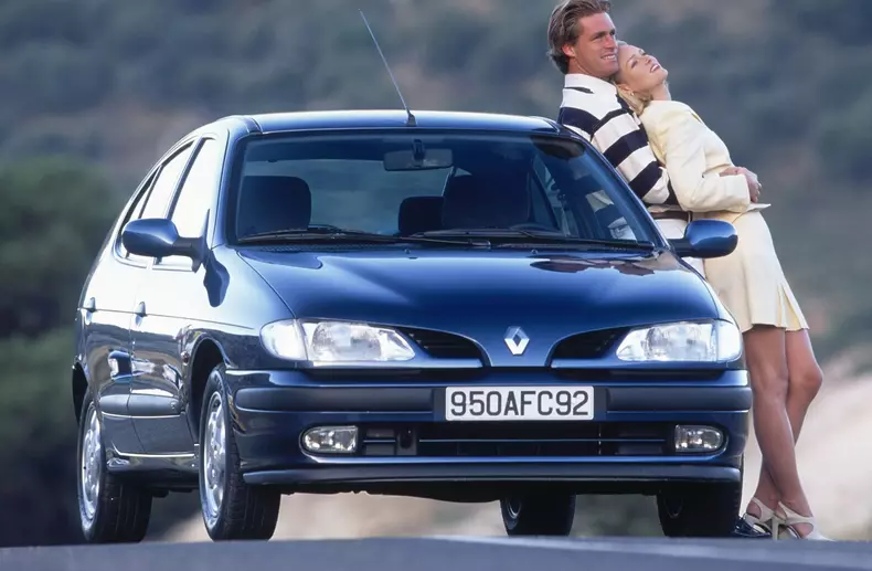01_Renault Megane _02