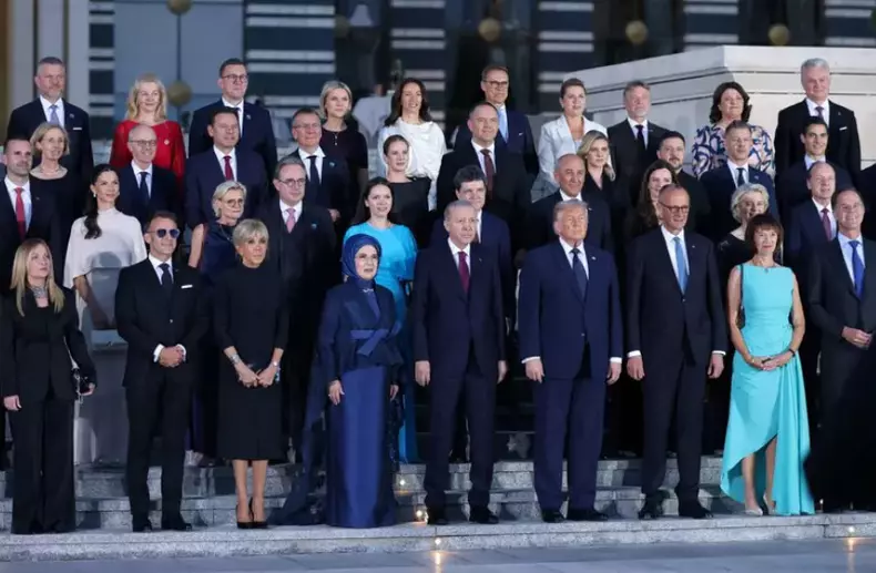 Mirabela Grădinaru la Summitul NATO (2)