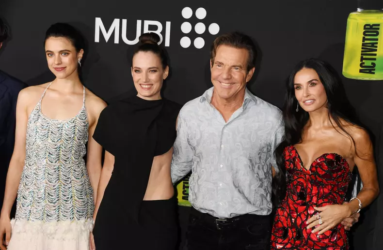 Demi Moore, cu cele trei fiice pe covorul roșu 