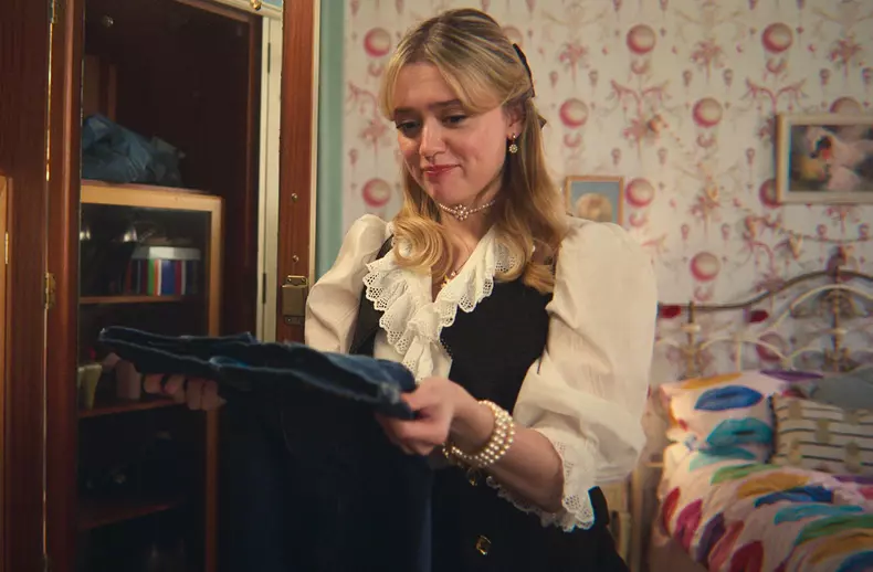primele-imagini-din-sex-education-sezonul-4-serial-netflix-7-1