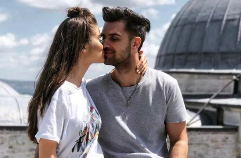 alex-leonte-surpriza-theo-rose-8