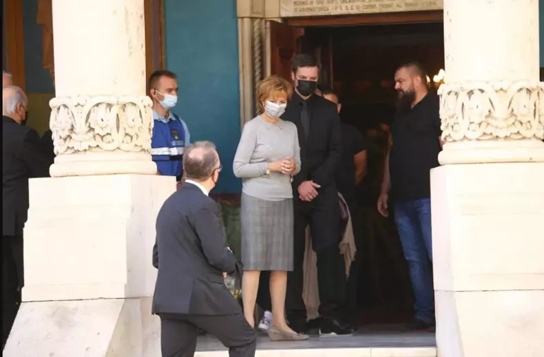 Principesa Margareta, Andrei Caramitru, fiul lui Ion Caramitru, la intrarea in Biserica Visarion din Bucuresti