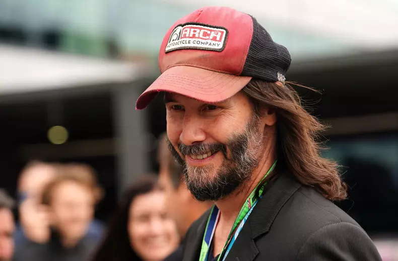 Keanu Reeves, viral pe internet. Gestul uluitor făcut de actor după ce a fost cerut în căsătorie la premiera noului „John Wick 4”