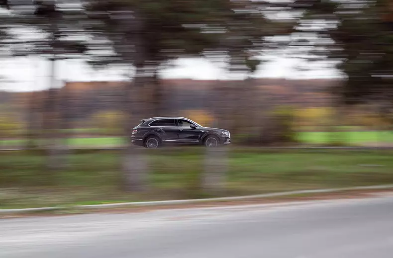 Bentley Bentayga V8 facelift 067