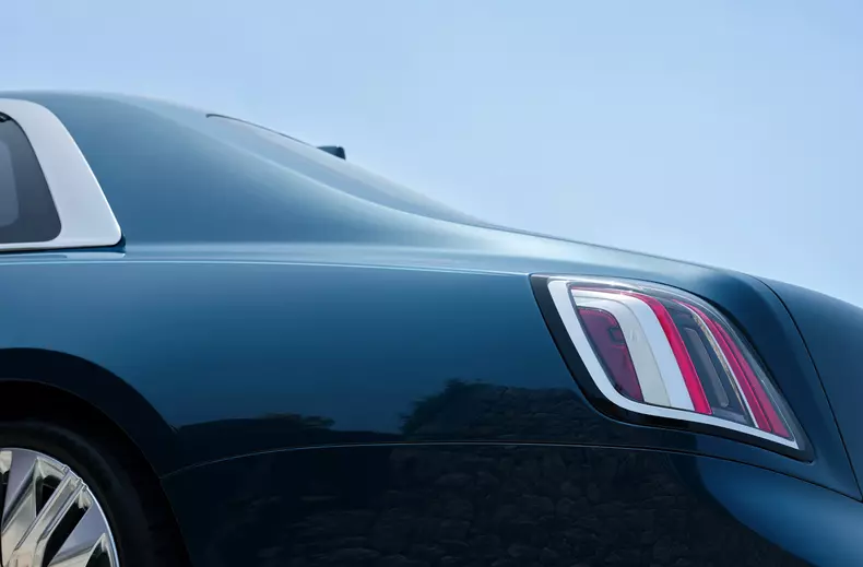 P90572197_highRes_rolls-royce-ghost-se