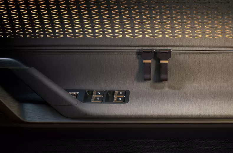 32 – EXP 15 Interior